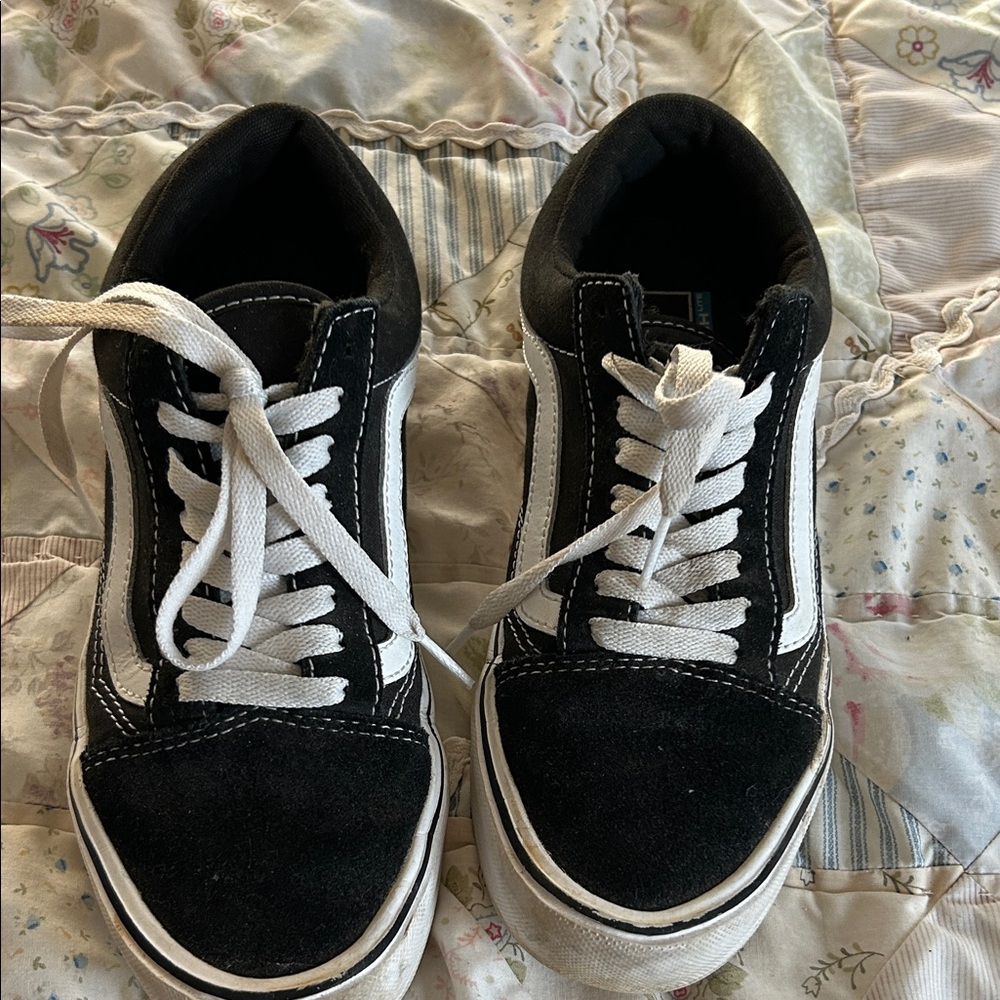 Vans Black and White Old Skool Sneakers W8/M6.5